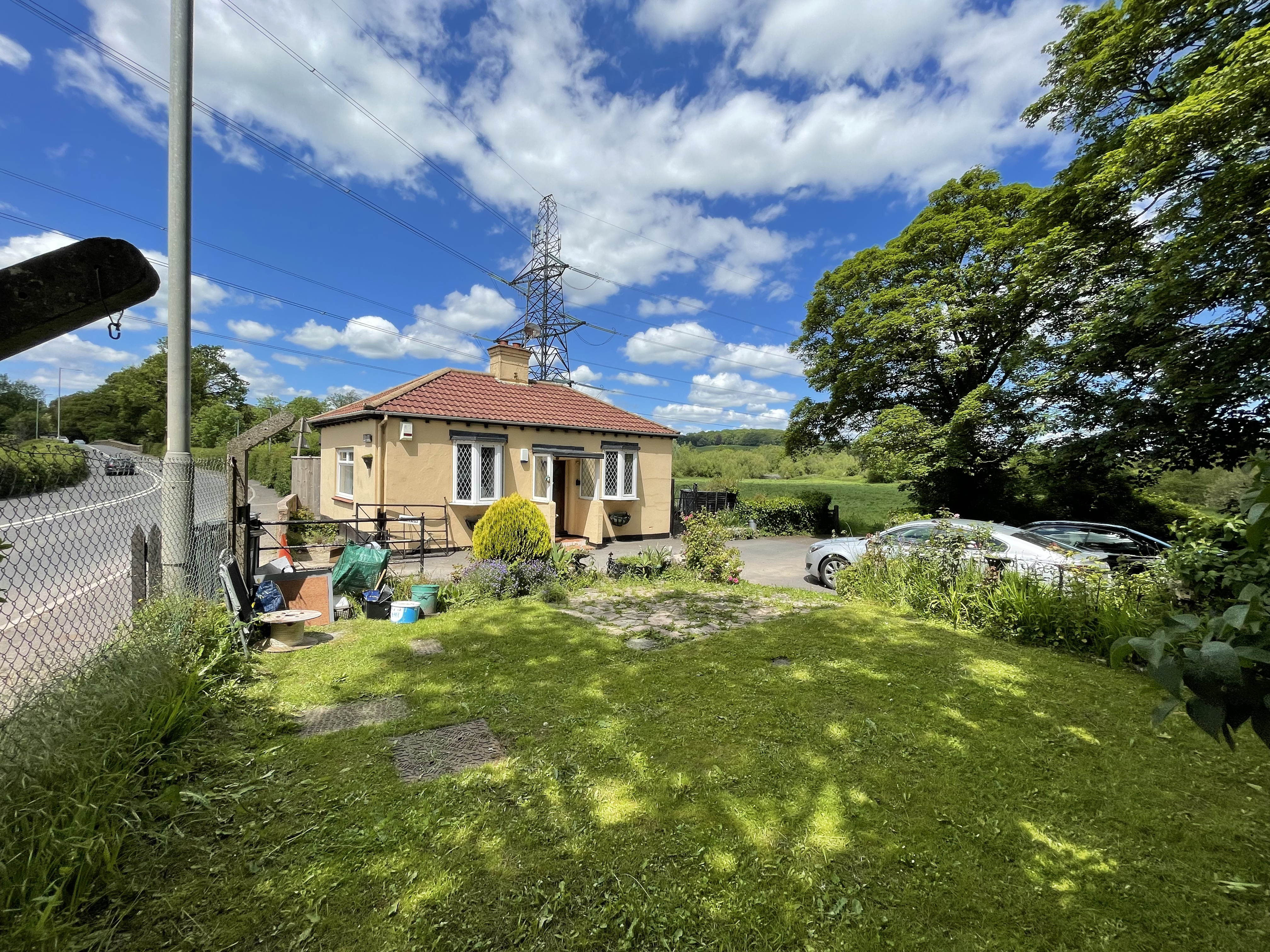 Bernadot Cottage, Crediton Road, Cowley, Exeter, Devon EX5 5EP