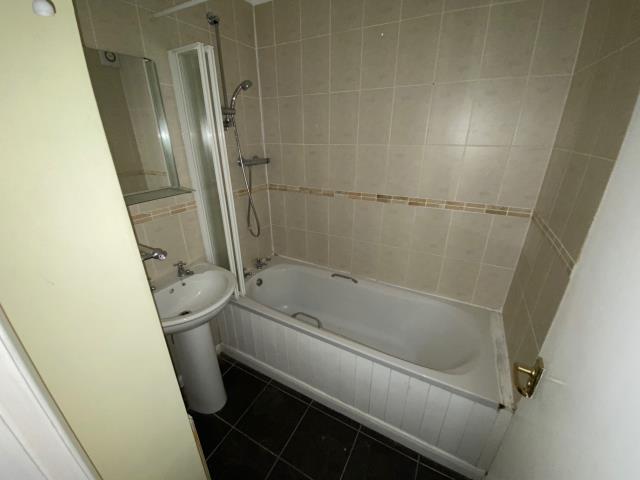 Flat 3, Longpark Lodge, 66 Thurlow Road TQ1 3EG