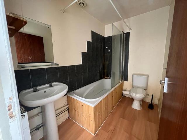 First Floor Flat, 29 Sydney Street, Plymouth PL1 5AE