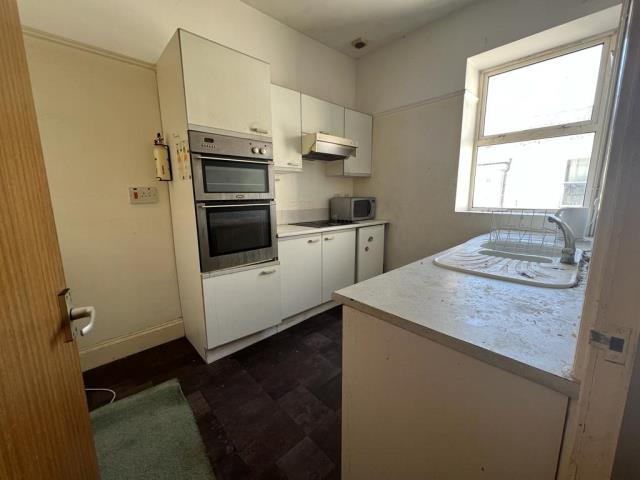First Floor Flat, 29 Sydney Street, Plymouth PL1 5AE