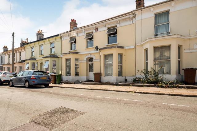 First Floor Flat, 29 Sydney Street, Plymouth PL1 5AE