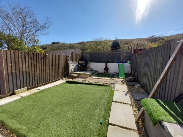 2 Carn Bargus, Whitemoor, Nanpean, St. Austell, Cornwall PL26 7XF