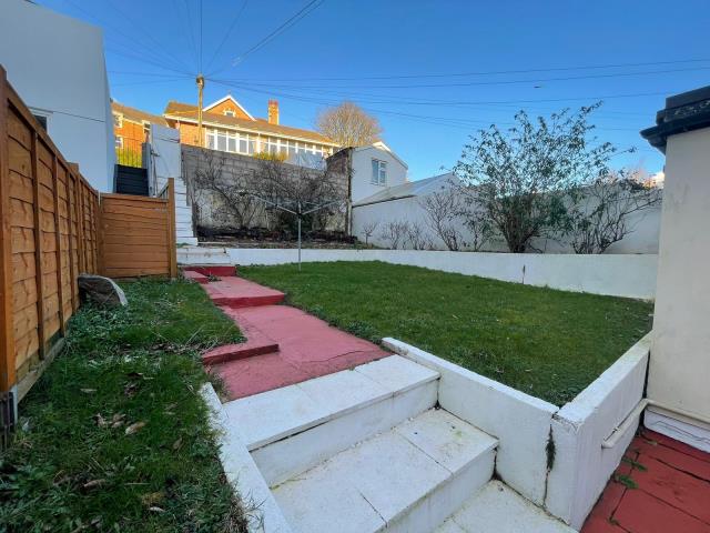 Sandpiper, 28 Youngs Park Road, Paignton, Devon TQ4 6BU