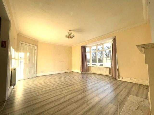 Sandpiper, 28 Youngs Park Road, Paignton, Devon TQ4 6BU