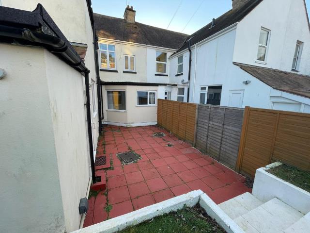 Sandpiper, 28 Youngs Park Road, Paignton, Devon TQ4 6BU