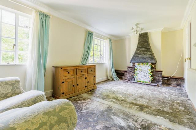 3 Woodland View, Coombe, St. Austell, Cornwall PL26 7LJ