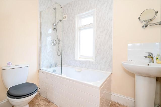 Flat 2, 59 Embankment Road, Plymouth PL4 9HX