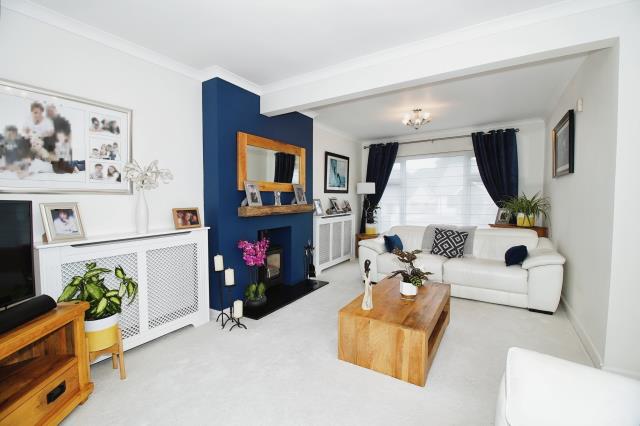 29 Lingfield Avenue, Sticker, St. Austell, Cornwall PL26 7ET