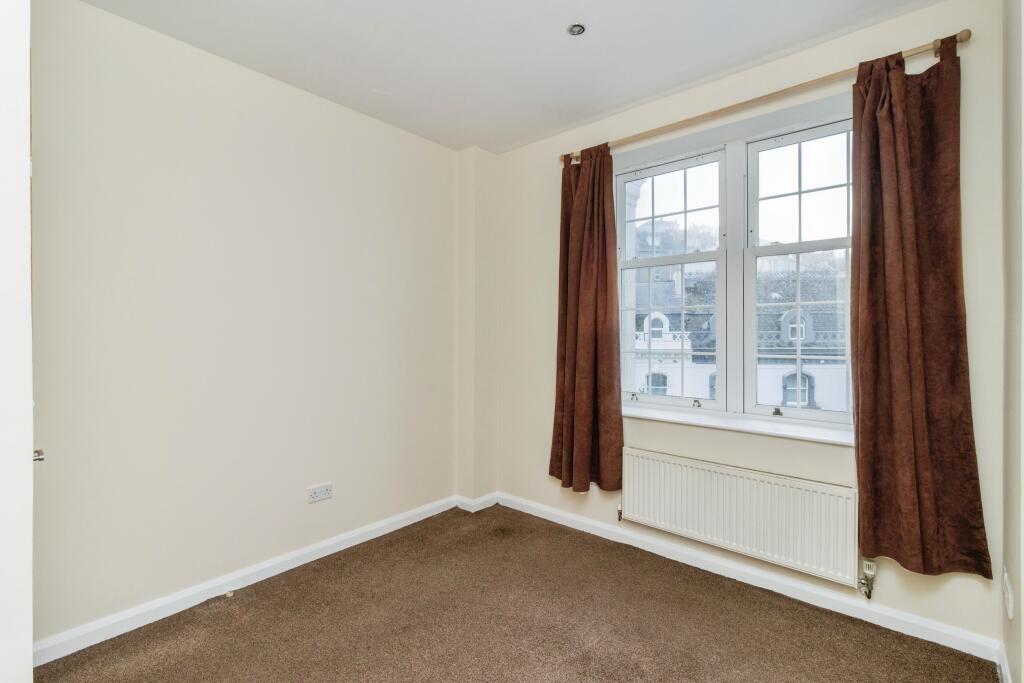 Flat 19, Fleet Court, 26 Fleet Street, Torquay TQ1 1DR