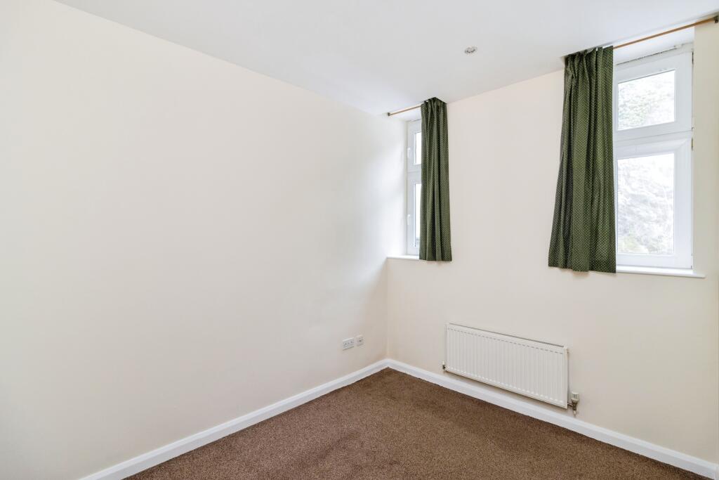 Flat 19, Fleet Court, 26 Fleet Street, Torquay TQ1 1DR