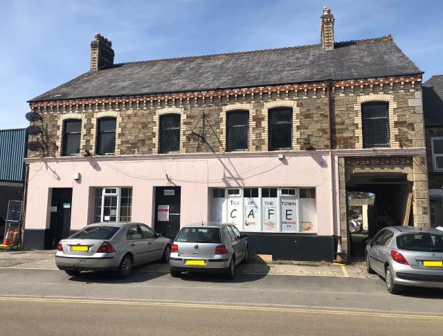 Cat And Fiddle, 1 St. Leonards, Bodmin, Cornwall PL31 1JZ