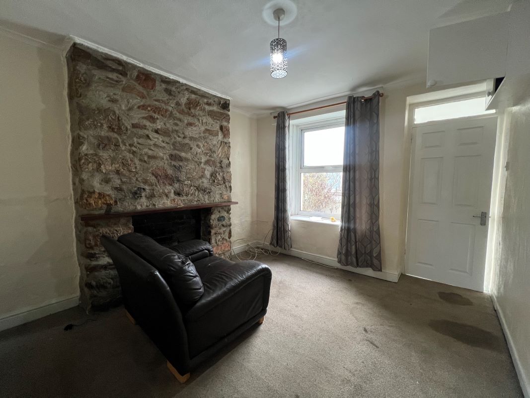 151 Queen Street, Newton Abbot, Devon, TQ12 2BS TQ12 2BS