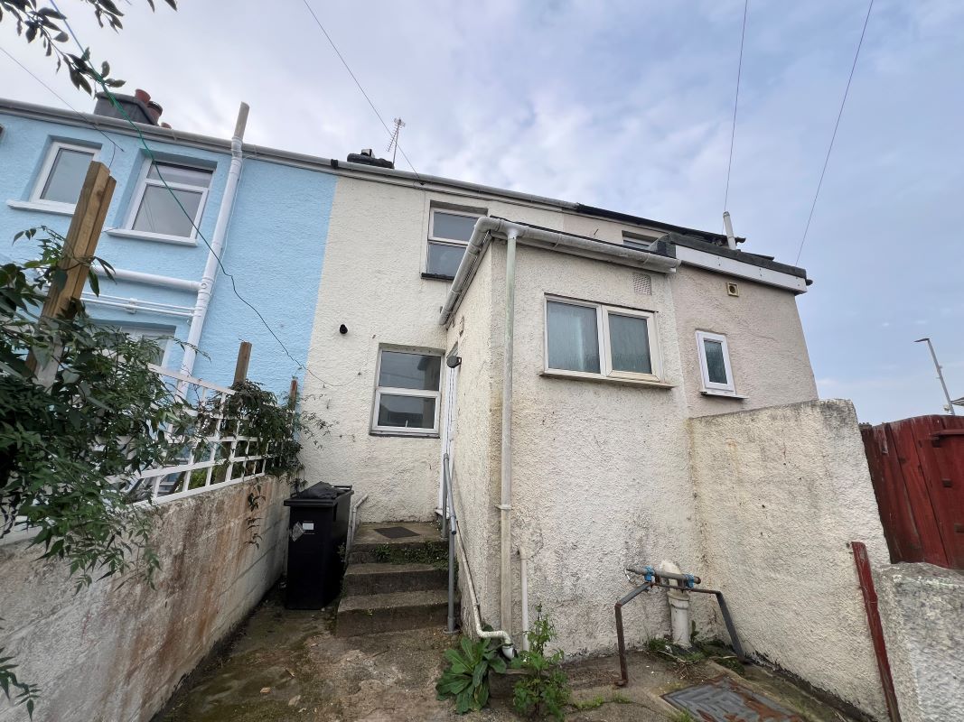 151 Queen Street, Newton Abbot, Devon, TQ12 2BS TQ12 2BS