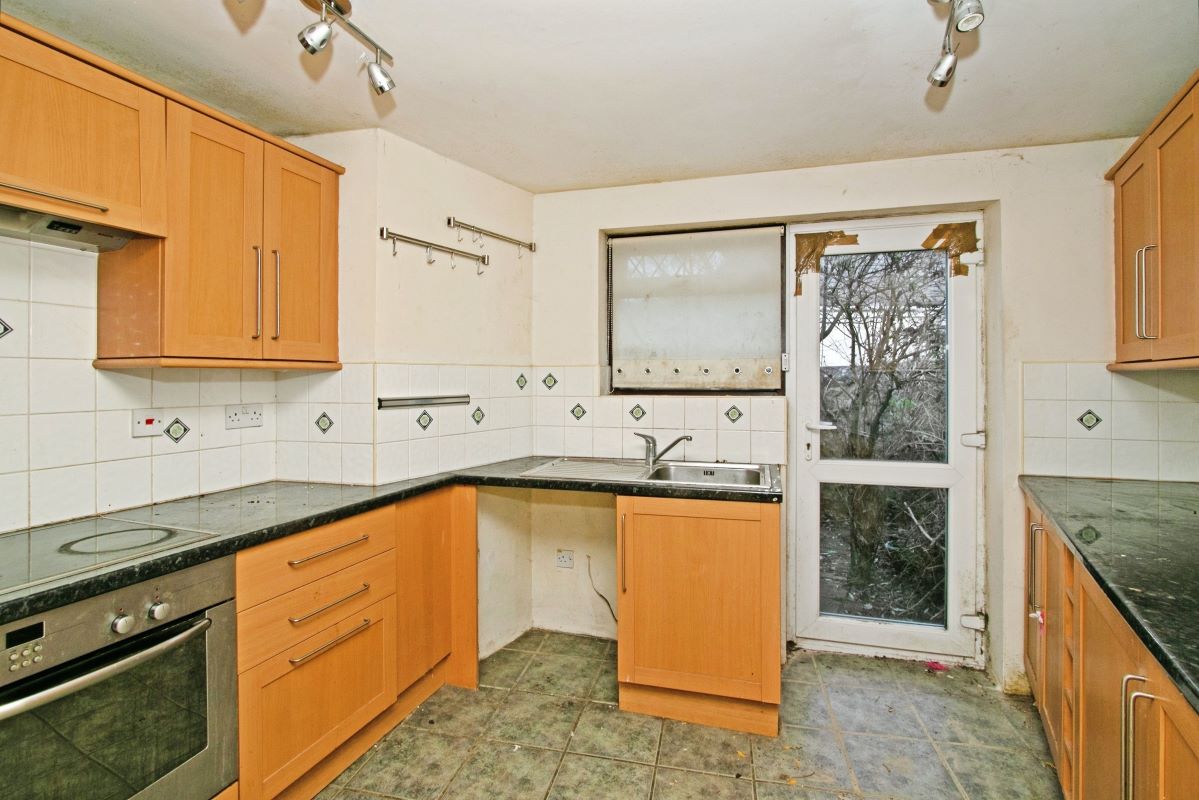 39 Vyvyan Street, Camborne, Cornwall, TR14 8AS