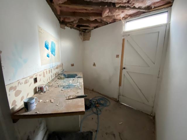 2 Drew Street, Brixham, Devon TQ5 9JU