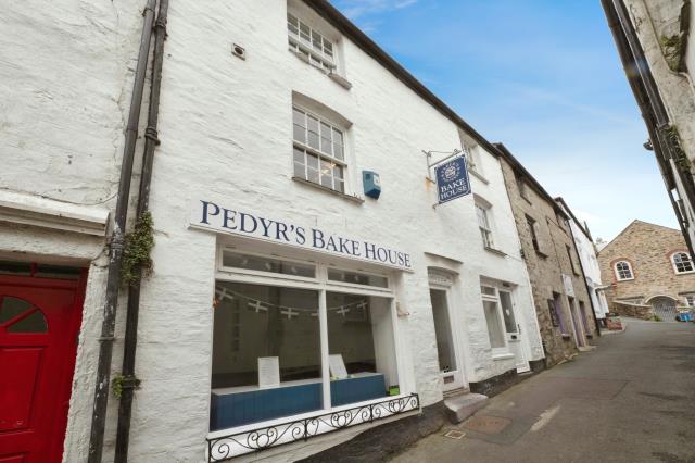 Pedyr's Bake House, 4 Fore Street, Polperro, Looe, Cornwall PL13 2RR