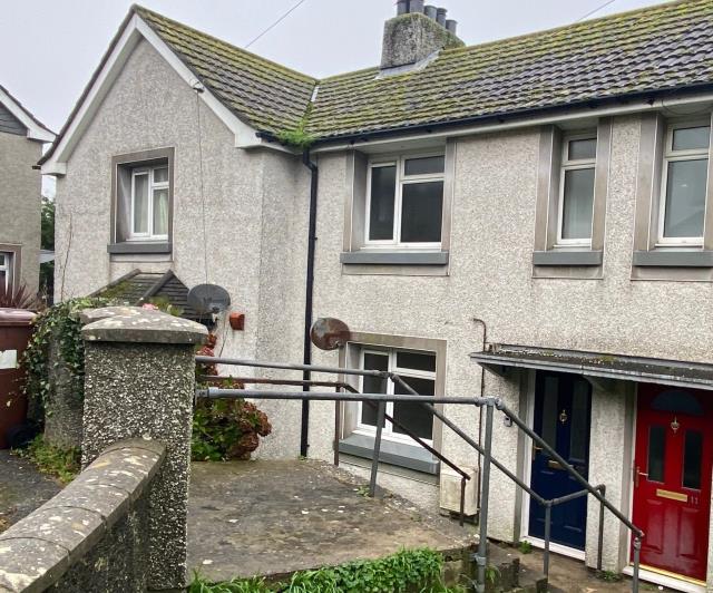 10 Chywoone Place, Newlyn, Penzance, Cornwall TR18 5NW