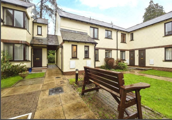 Flat 31 The Manor House, Coronation Road, Totnes, Devon, TQ9 5DF