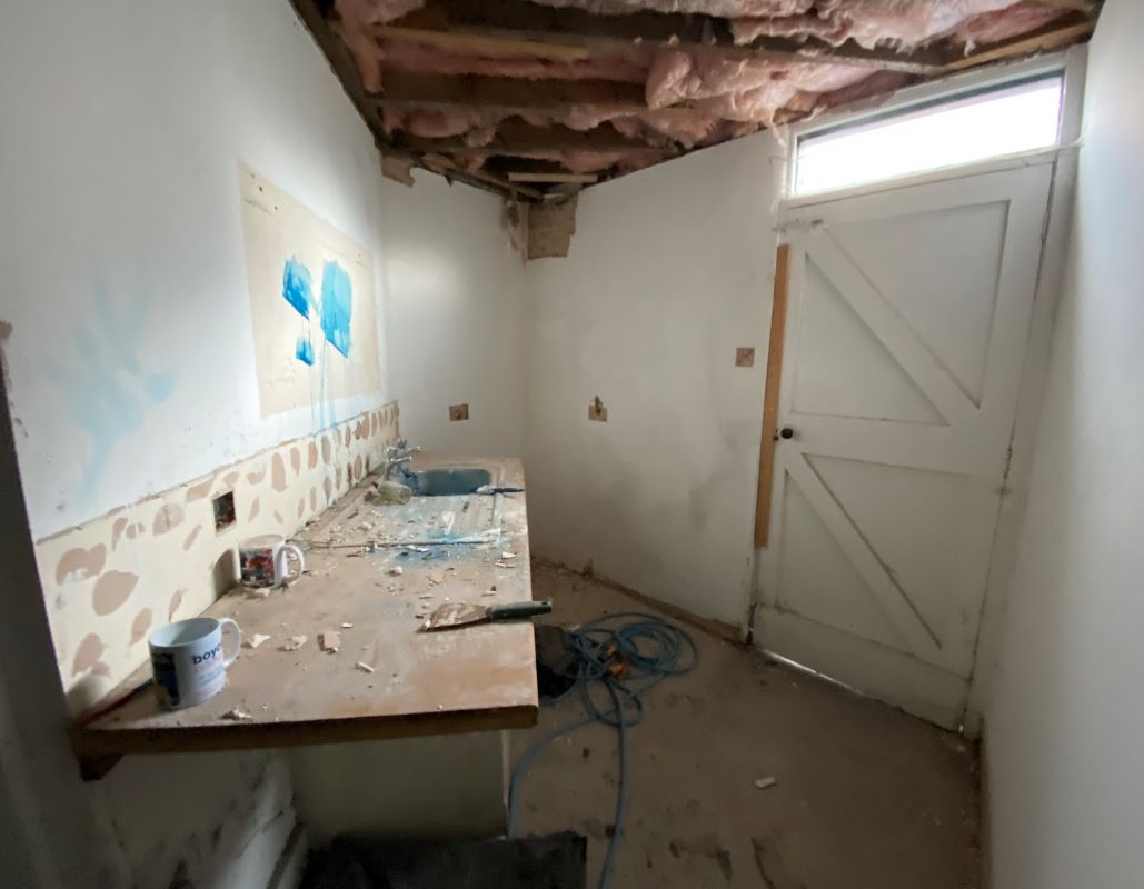 2 Drew Street, Brixham, Devon, TQ5 9JU