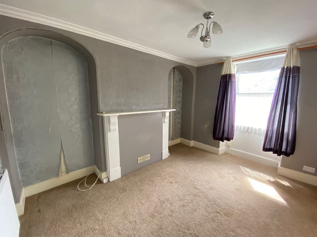 51 Old Exeter Road, Newton Abbot, Devon, TQ12 2NH TQ12 2NH