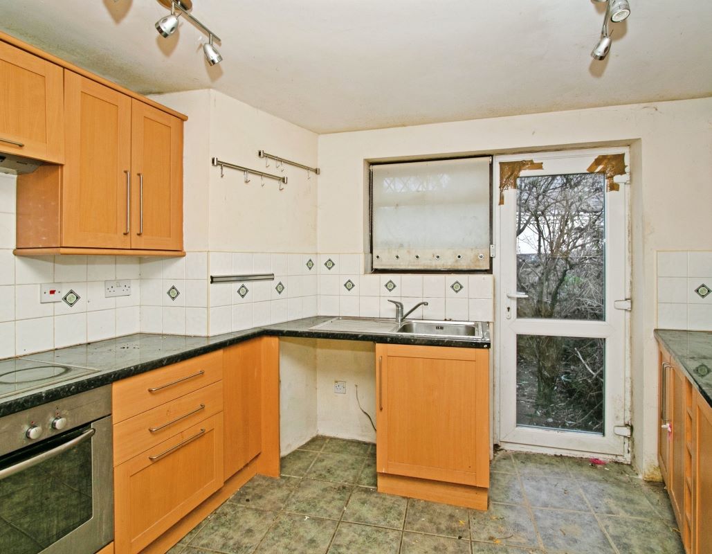 39 Vyvyan Street, Camborne, Cornwall, TR14 8AS