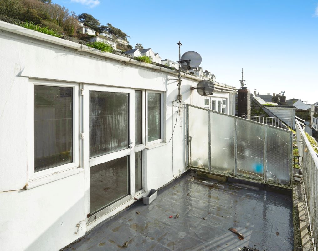 Flat 3 Polkirt, Castle Street, Looe, Cornwall, PL13 1AZ PL13 1AZ