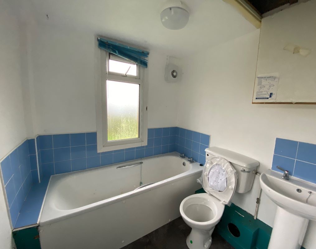 10 Chywoone Place, Newlyn, Penzance, Cornwall, TR18 5NW TR18 5NW