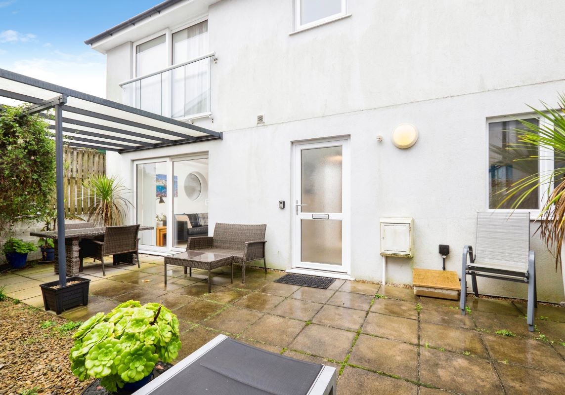 8 Lescudjack Heights, Pendennis Place, Penzance, Cornwall, TR18 2FA TR18 2FA