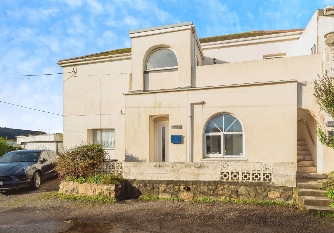 Upper Fairholme, Perranuthnoe, Penzance, Cornwall, TR20 9LZ TR20 9LZ