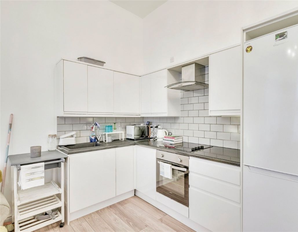 Flat 2, 62 Dale Road, Plymouth, Devon, PL4 6PA PL4 6PA