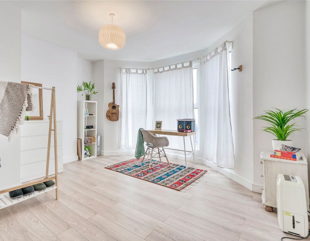 Flat 2, 62 Dale Road, Plymouth, Devon, PL4 6PA PL4 6PA