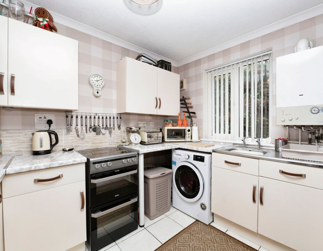 25 Woodlands View, Looe, Cornwall, PL13 2AW PL13 2AW