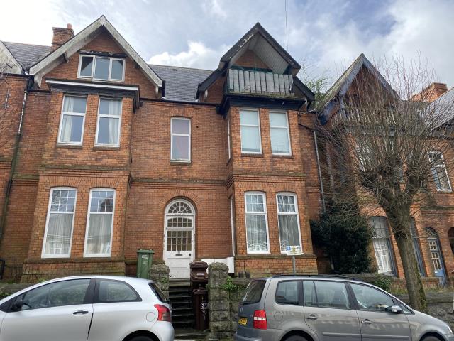 Flat 4, 31 Queens Road, Lipson, Plymouth PL4 7PL
