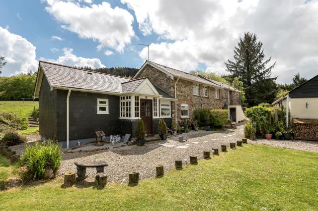 Bellasize Farm, Two Waters Foot, Liskeard, Cornwall PL14 6HT